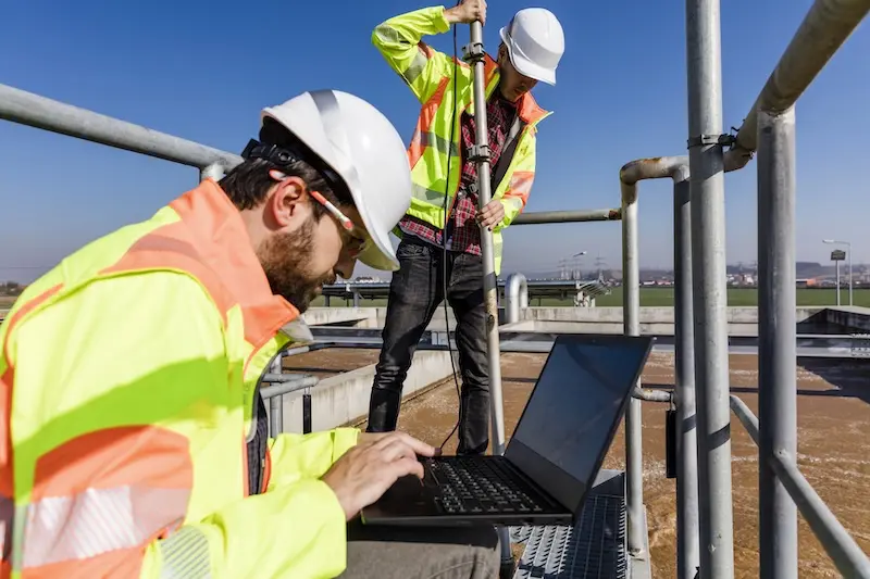 Manual Sampling vs Continuous Monitoring: Which Is Better For Environmental Compliance?